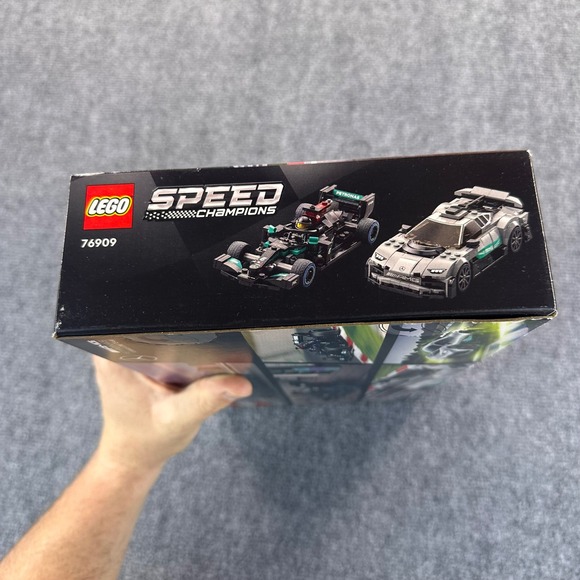 LEGO Speed Champions Mercedes AMG F1 W12 E & Project One Set 76909 9+ Retired - Picture 4 of 6